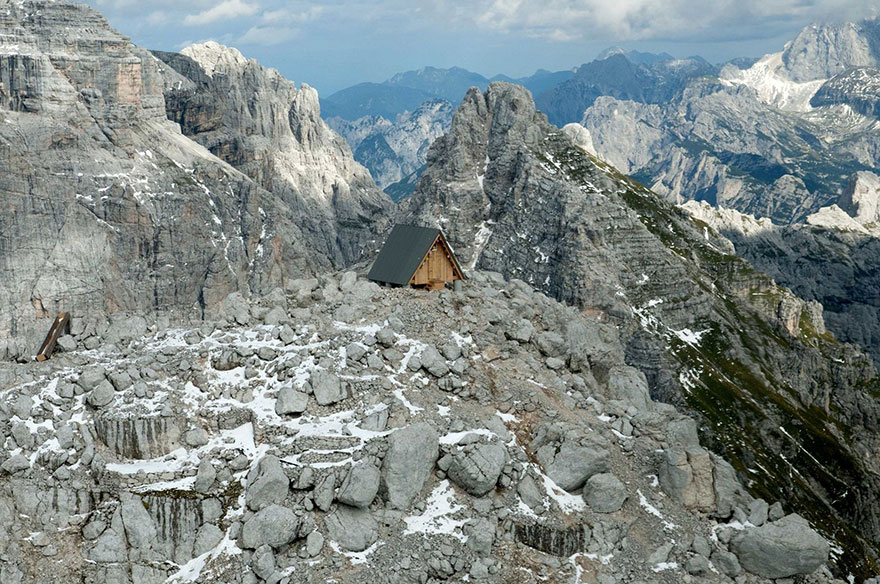 mountain-hut-house-10