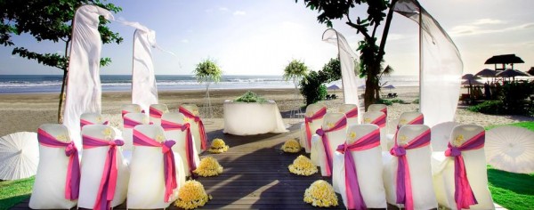 14-Anantara-Seminyak-Resort-in-Bali-600x236